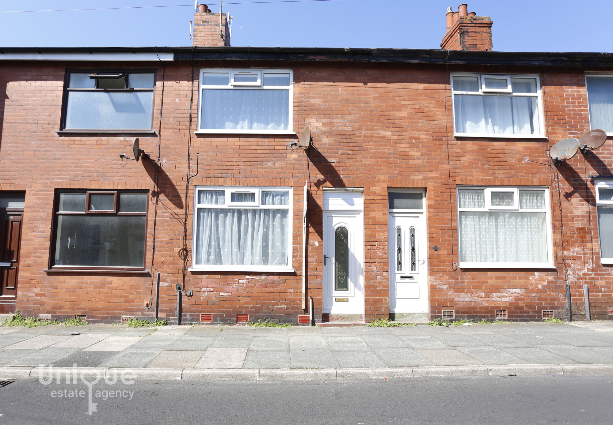 2 bedroom Terraced House Under Offer