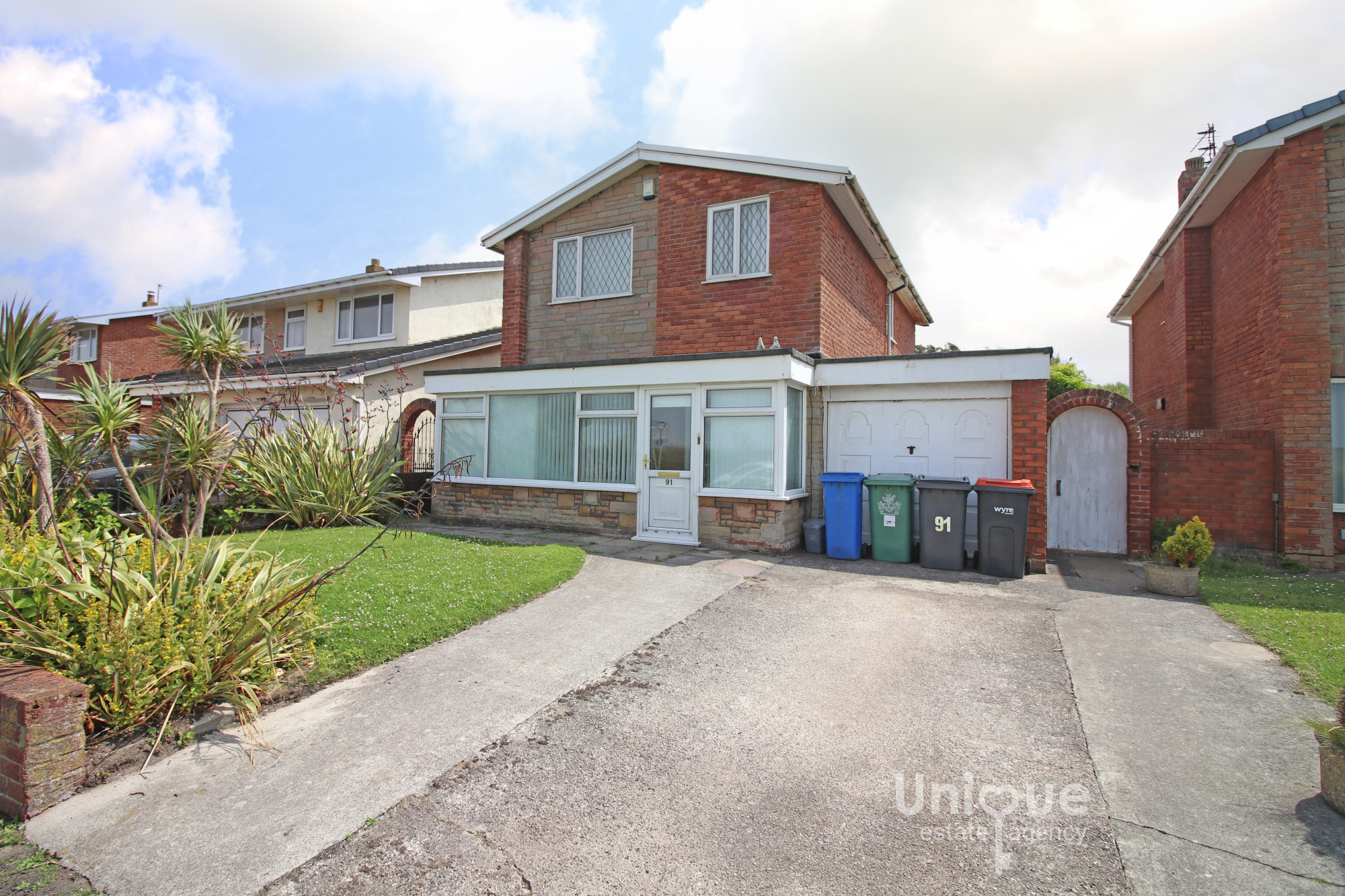 4 bedroom Detached house Under Offer