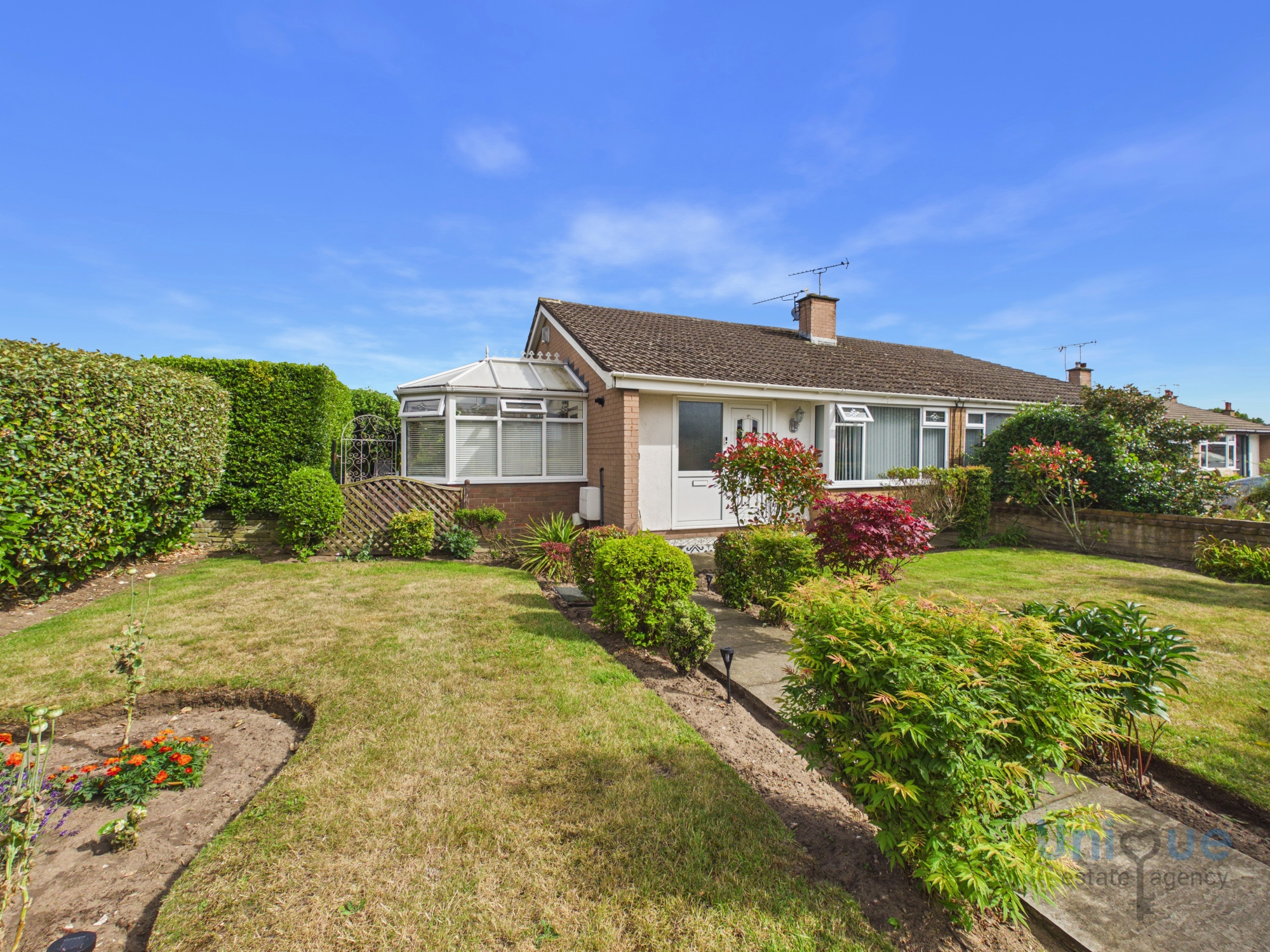 2 bedroom Detached bungalow For Sale