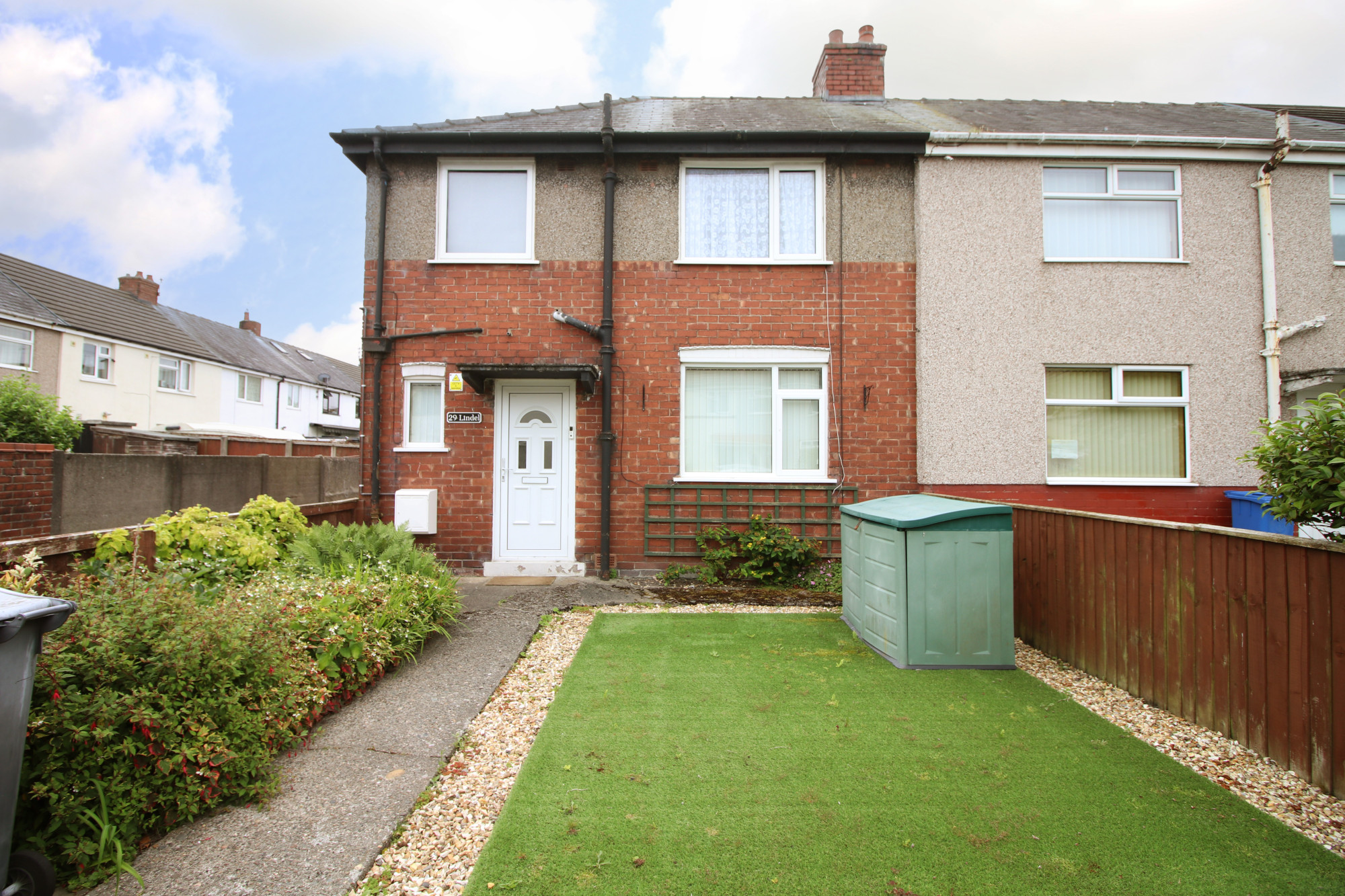 3 bedroom End of terrace house Under Offer