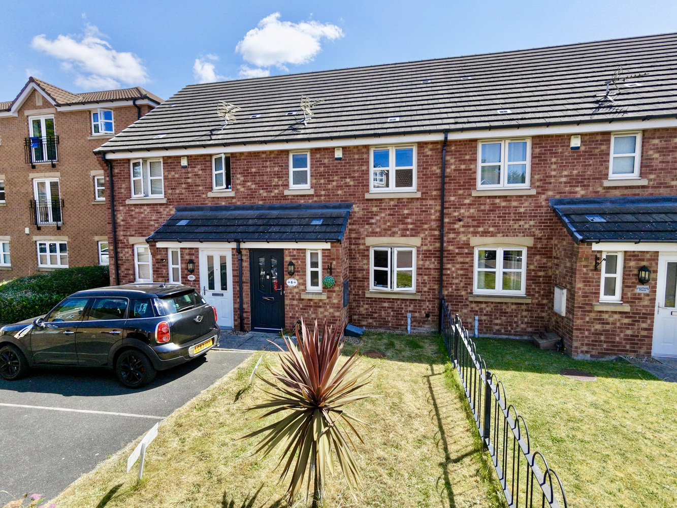 3 bedroom Town house For Sale
