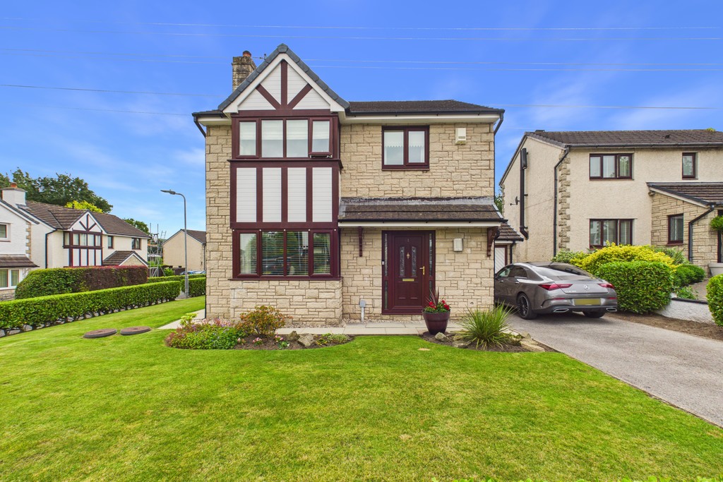 4 bedroom Link detached house For Sale