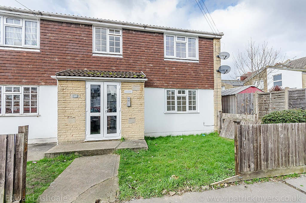 1 bedroom Flat For Sale