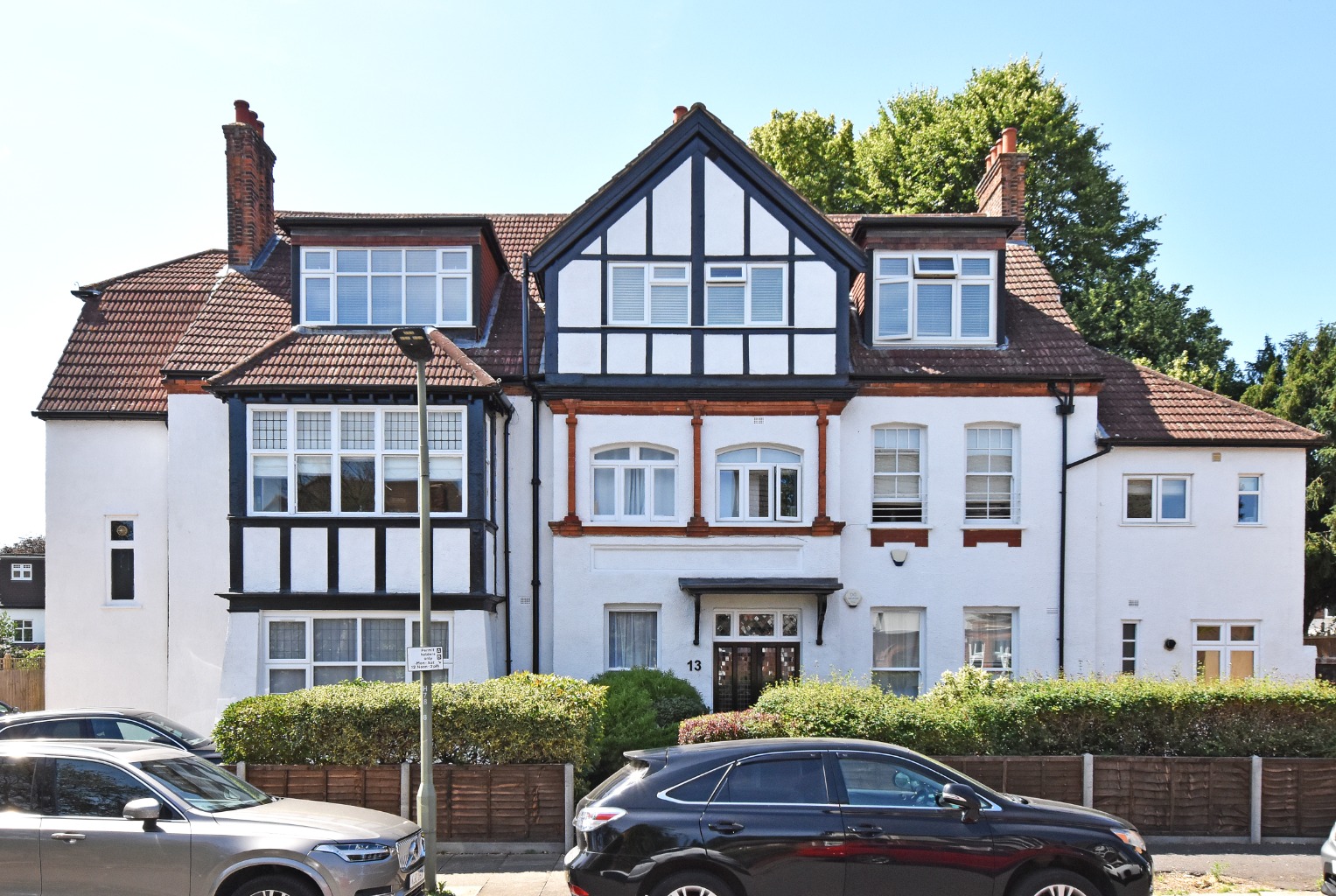 2 bedroom Flat For Sale