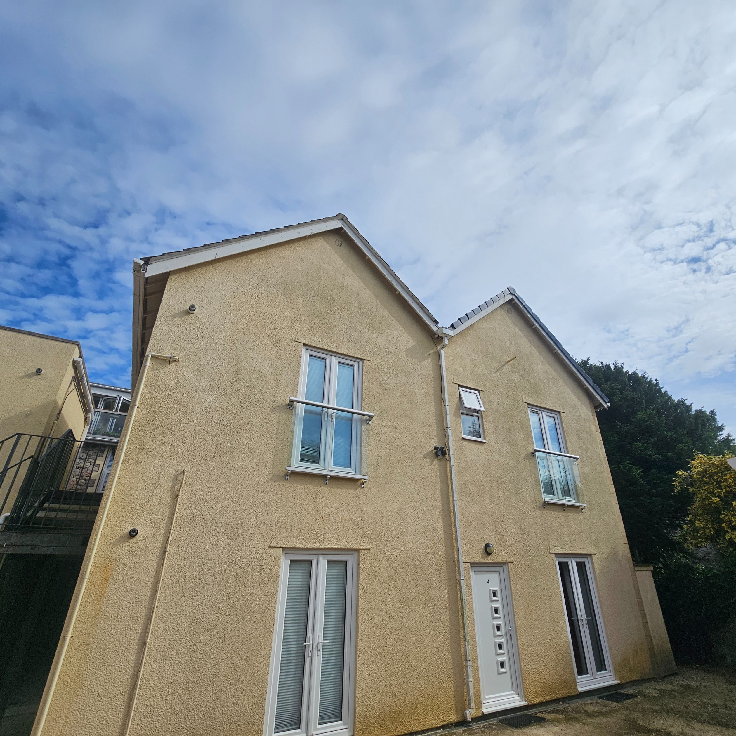 2 bedroom Flat To Let
