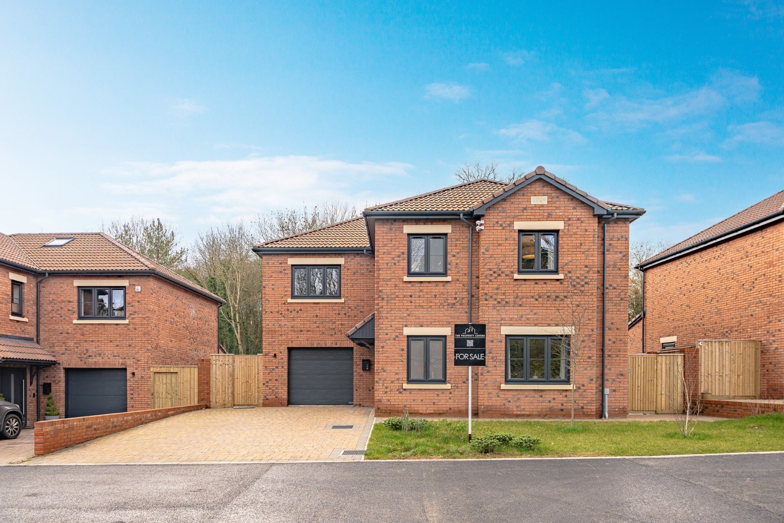 4 bedroom Detached house Under Offer