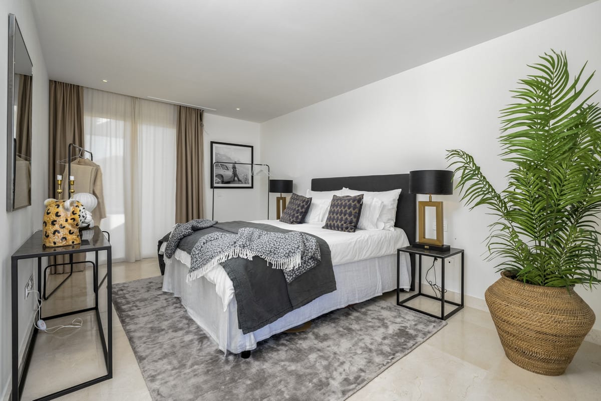 3 bedroom Apartment For Sale