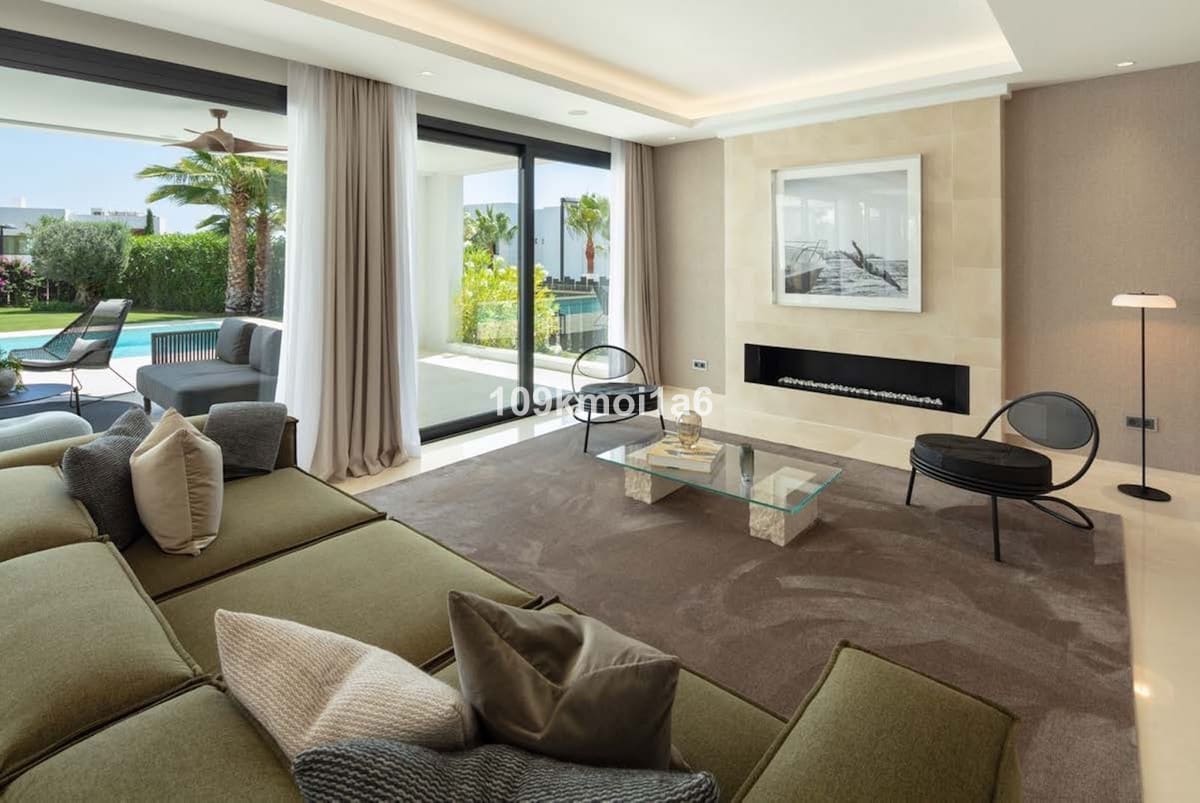 5 bedroom Villa For Sale