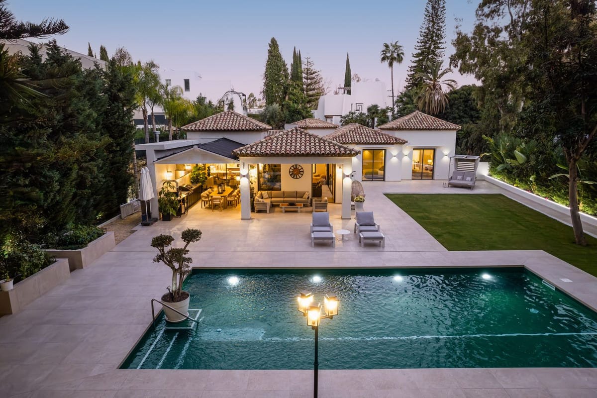 5 bedroom Villa For Sale