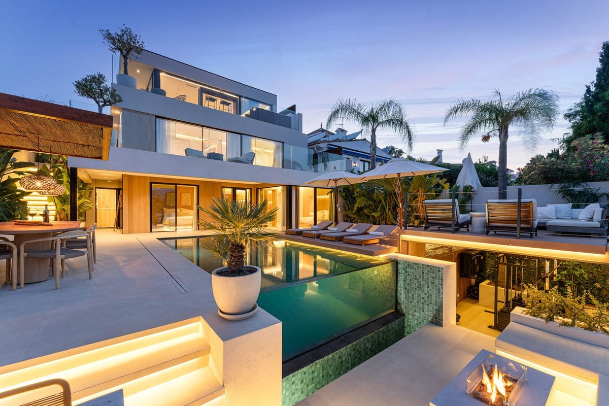 5 bedroom Villa For Sale