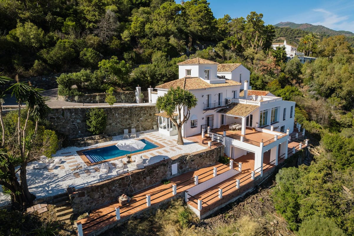 6 bedroom Villa For Sale