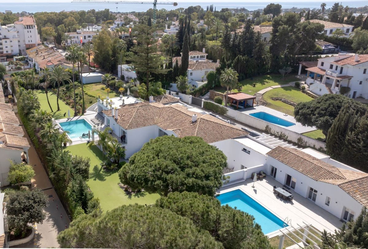 1 Villa For Sale