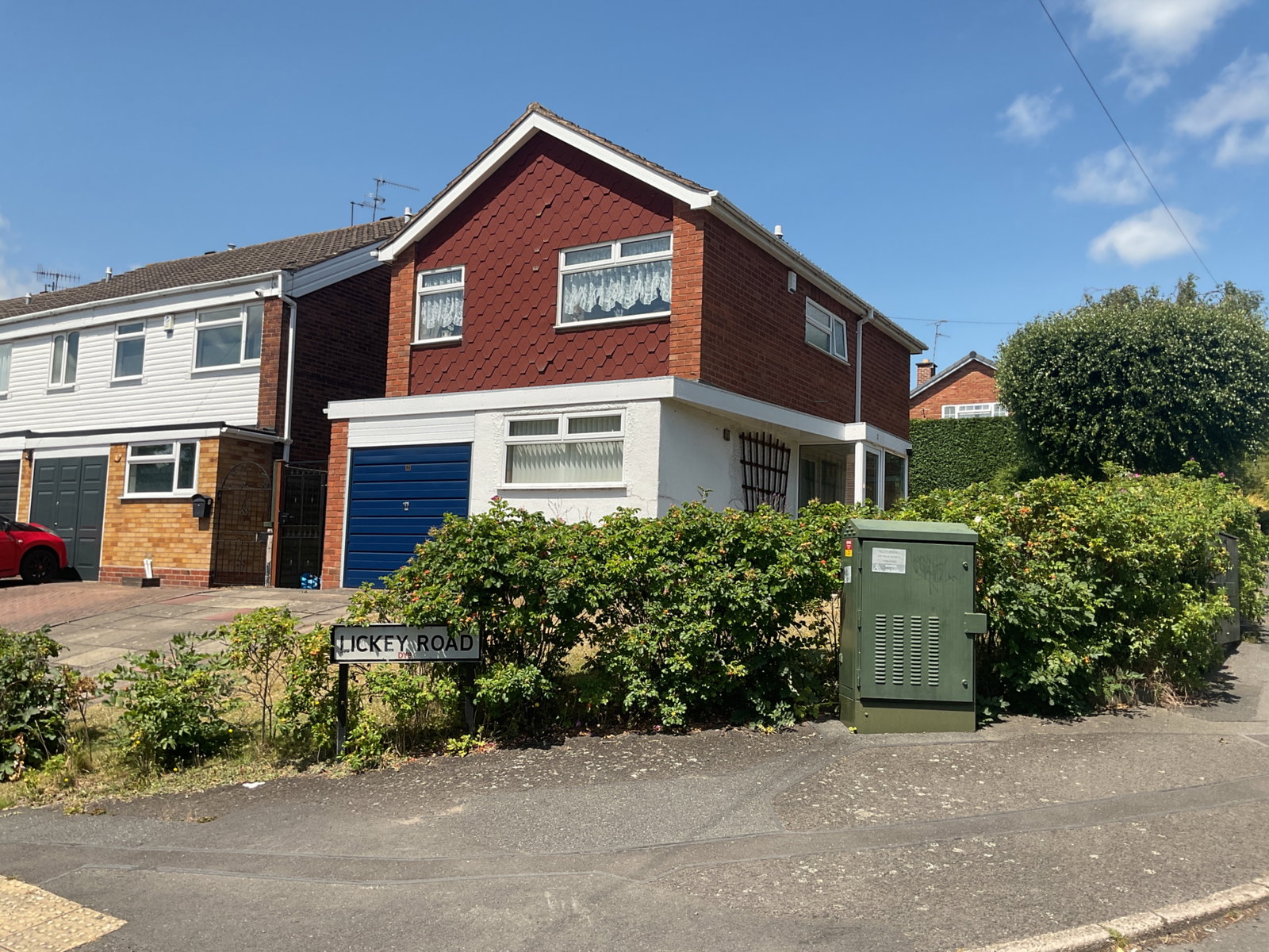 3 bedroom Detached house Under Offer