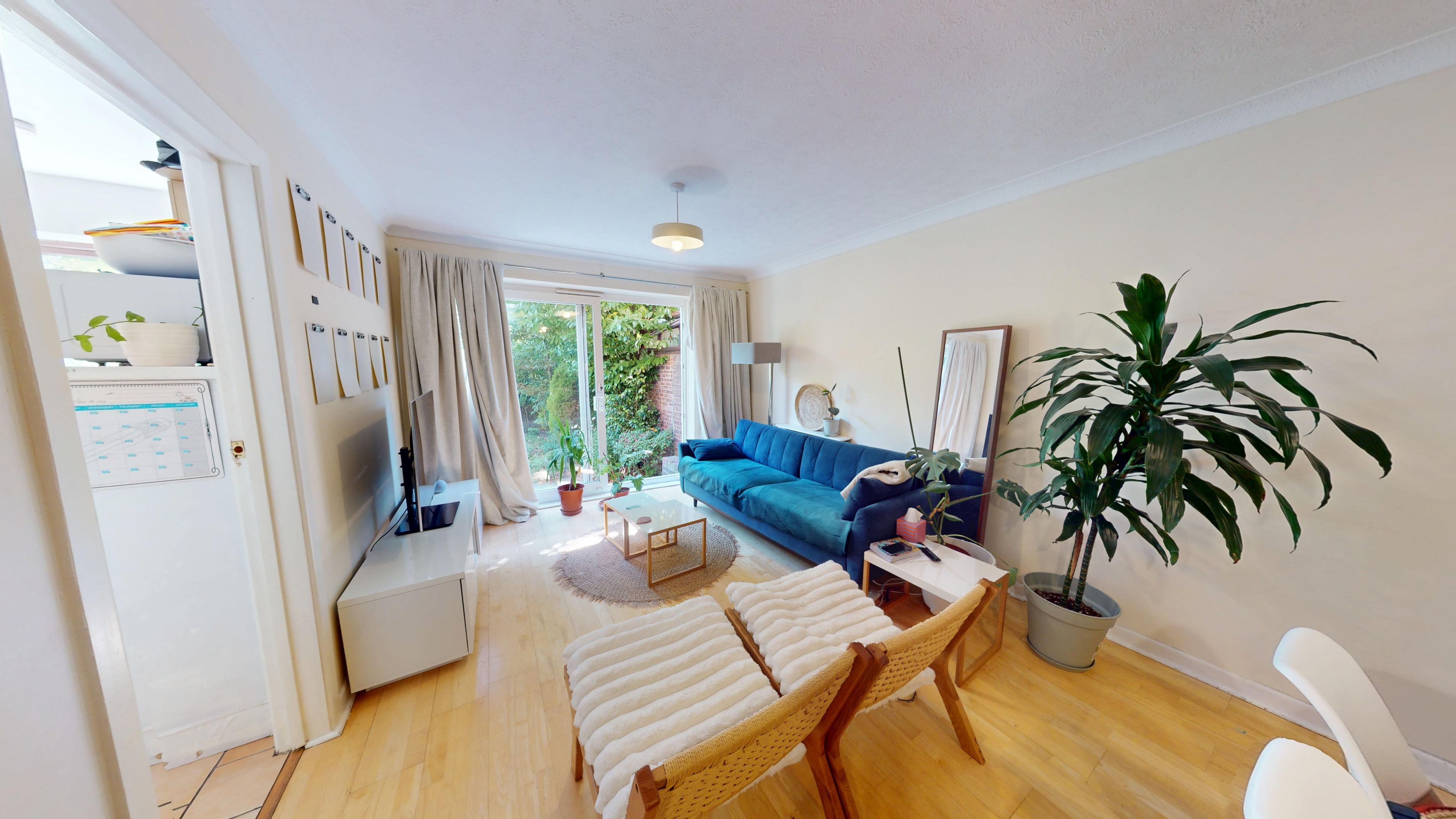 3 bedroom Semi-detached house To Let