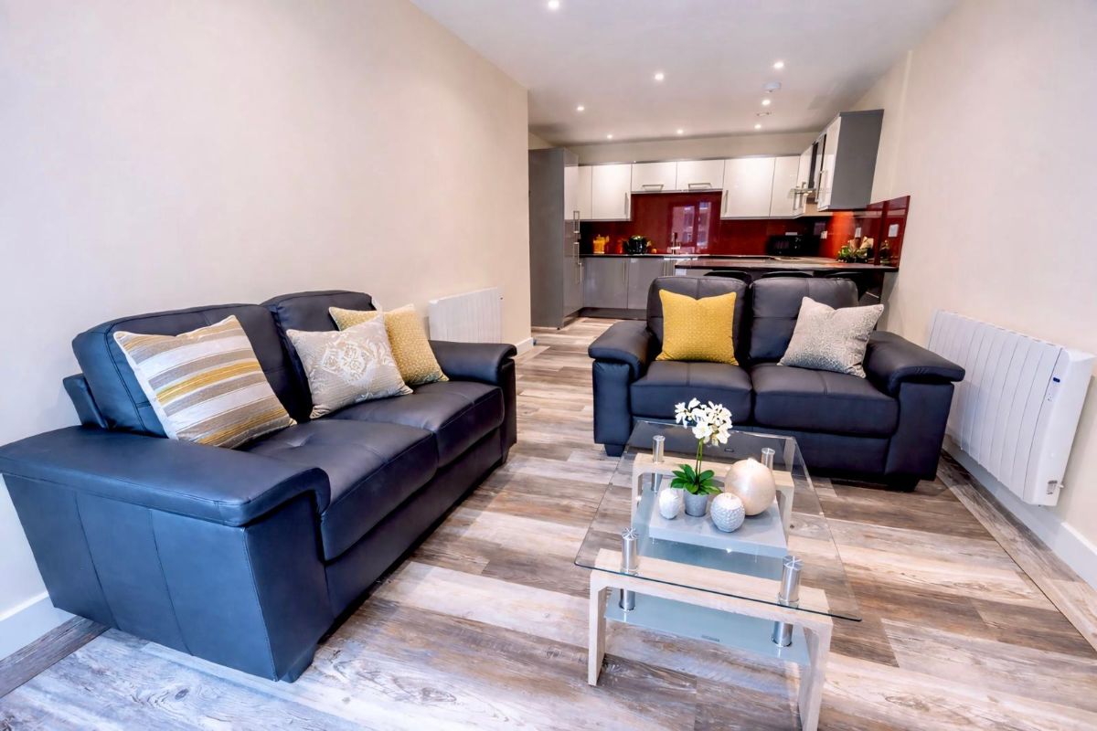 3 bedroom Apartment To Let