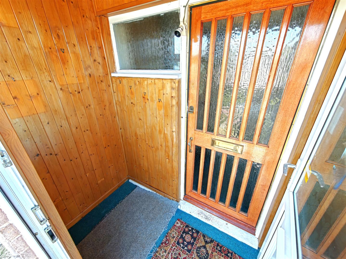 3 bedroom Semi-detached house Under Offer