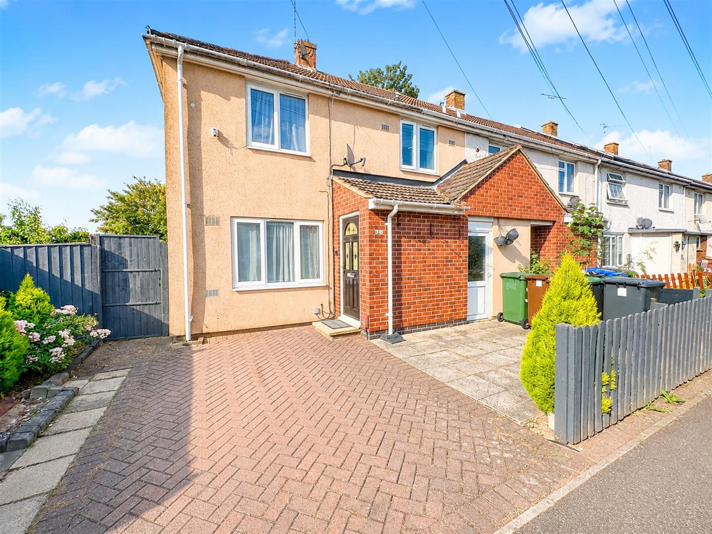 3 bedroom End of terrace house For Sale
