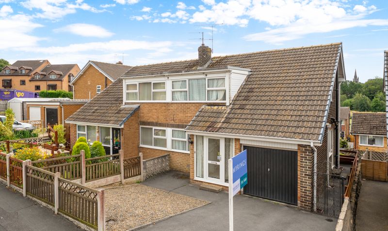 3 bedroom Semi-detached house For Sale