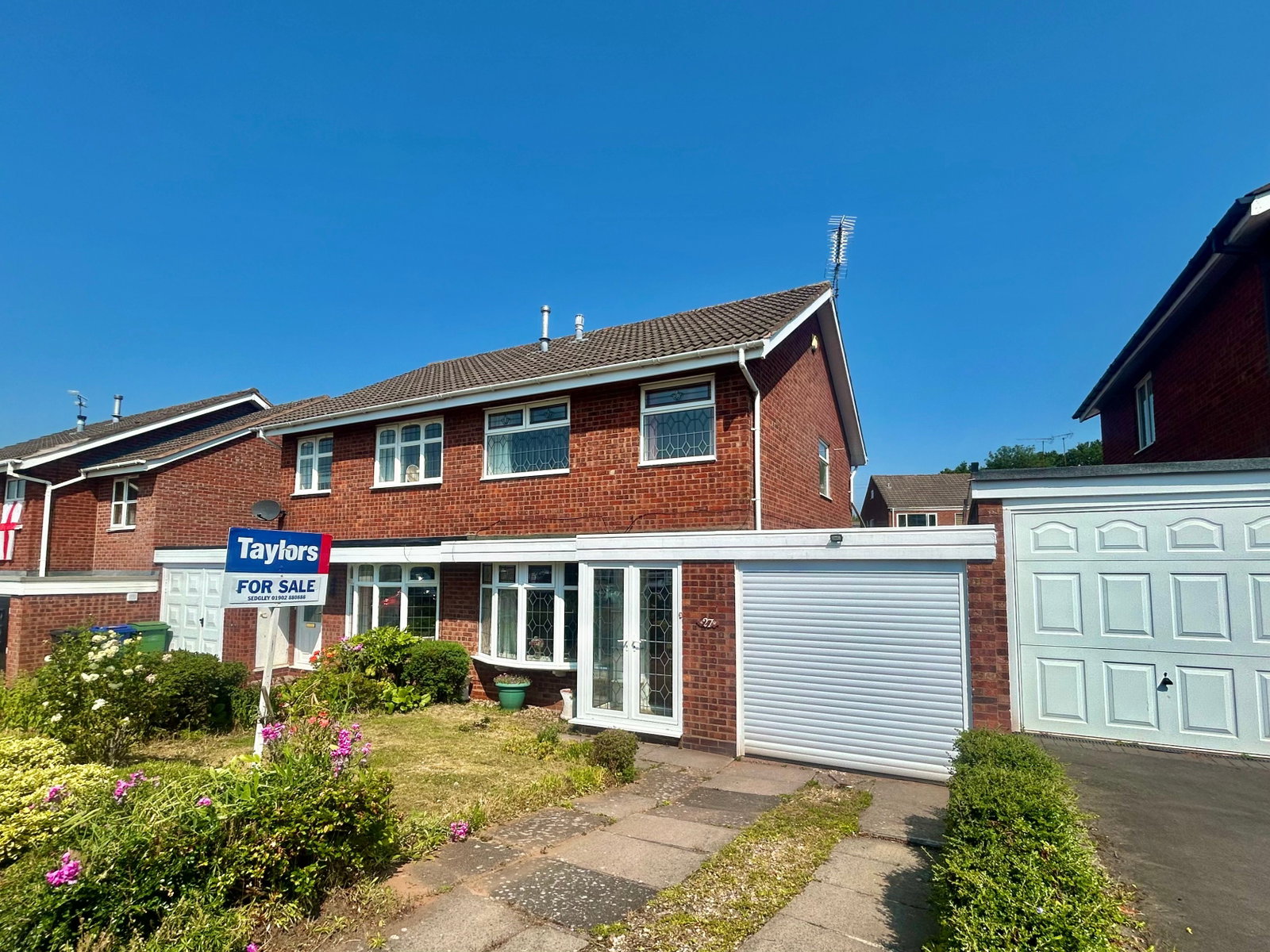 3 bedroom Semi-detached house For Sale