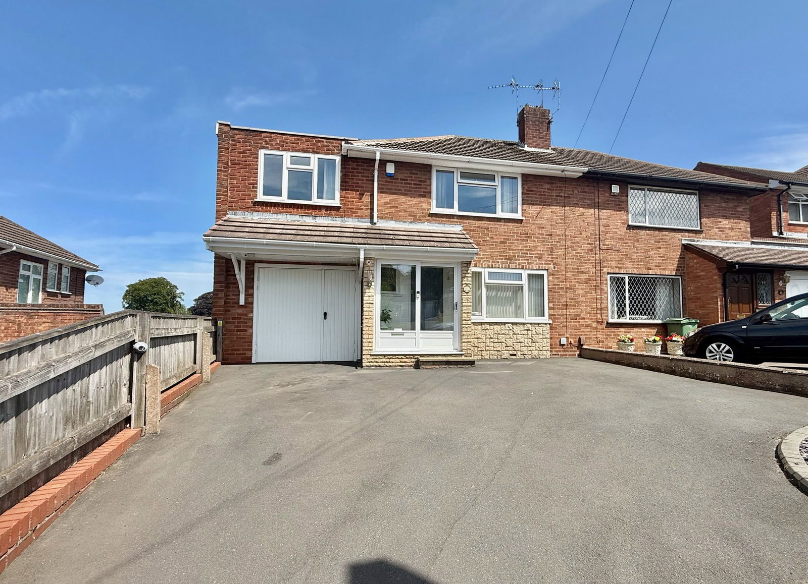 4 bedroom Semi-detached house For Sale