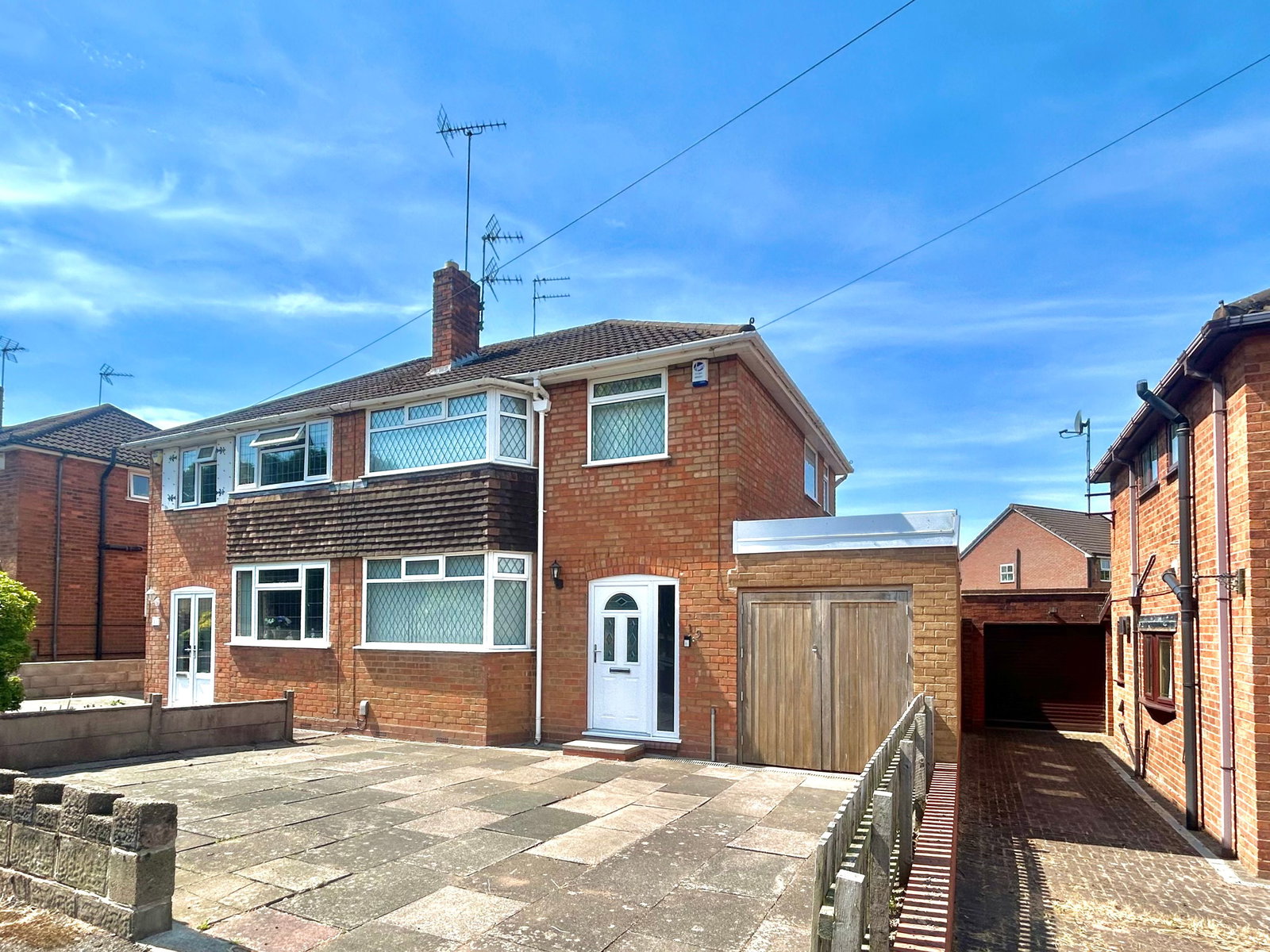 3 bedroom Semi-detached house For Sale