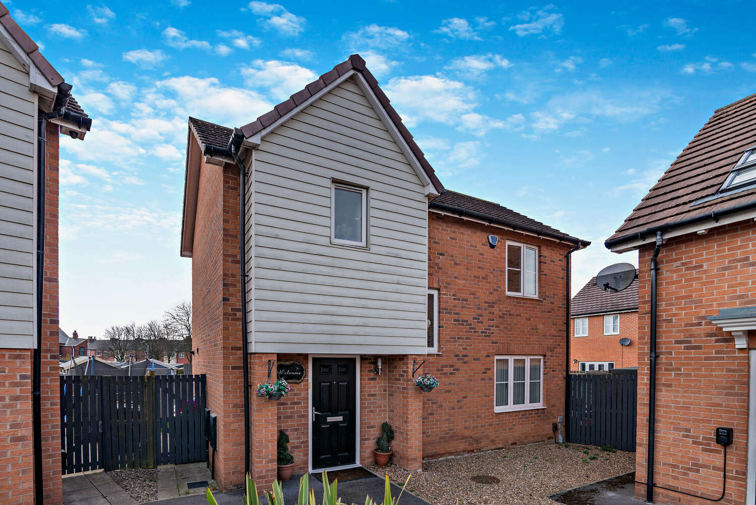 3 bedroom Detached house Under Offer