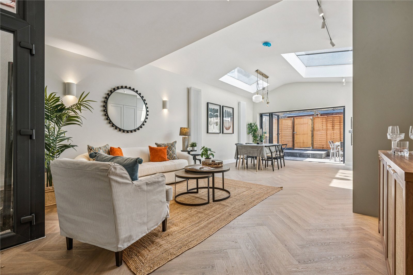 2 bedroom Flat Under Offer