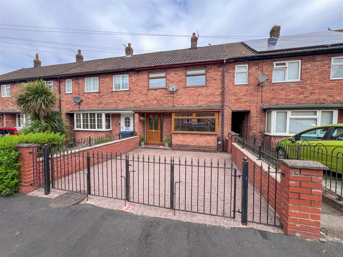 2 bedroom Terraced House Under Offer
