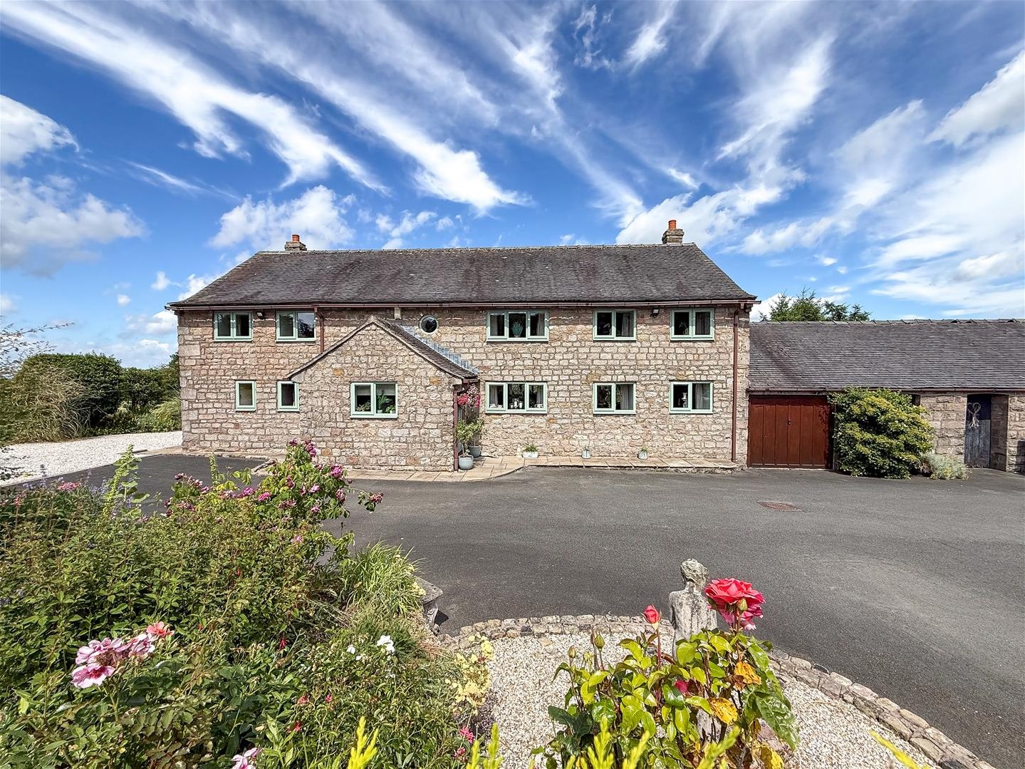 4 bedroom Link detached house For Sale