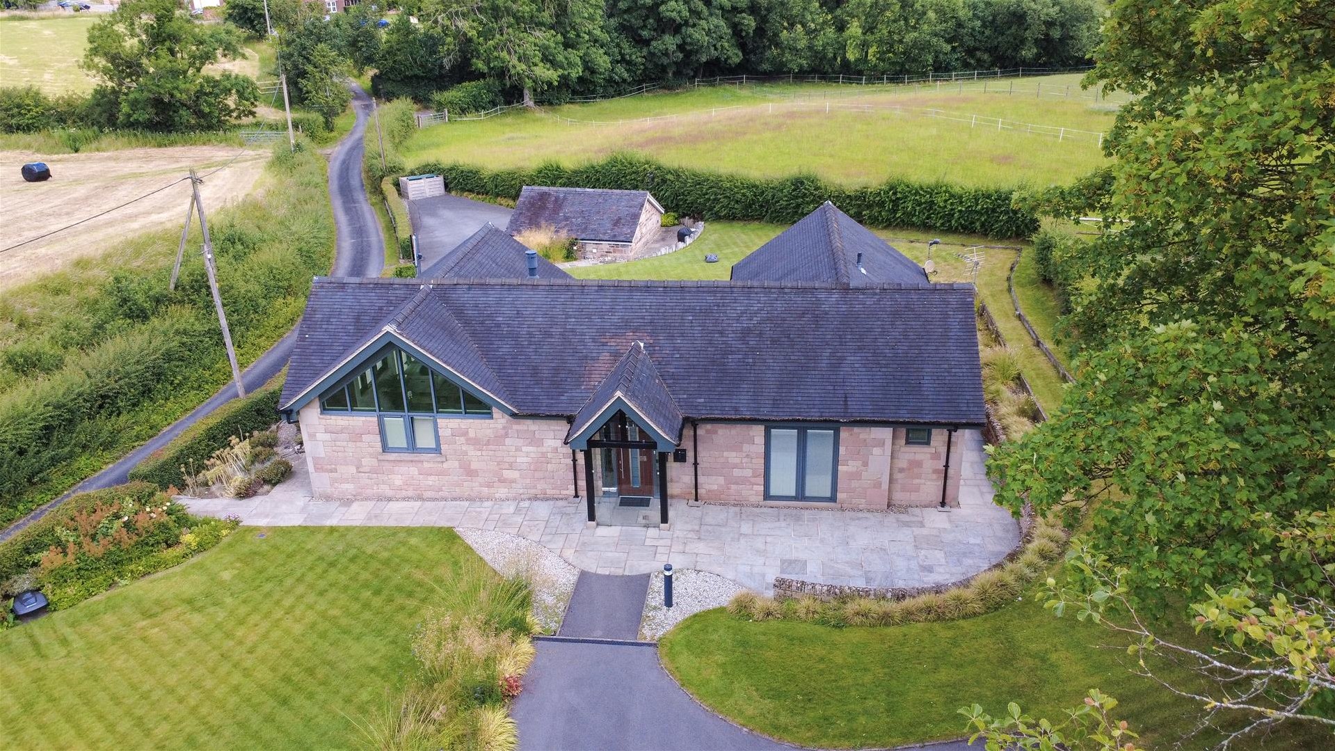 2 bedroom Detached bungalow Under Offer