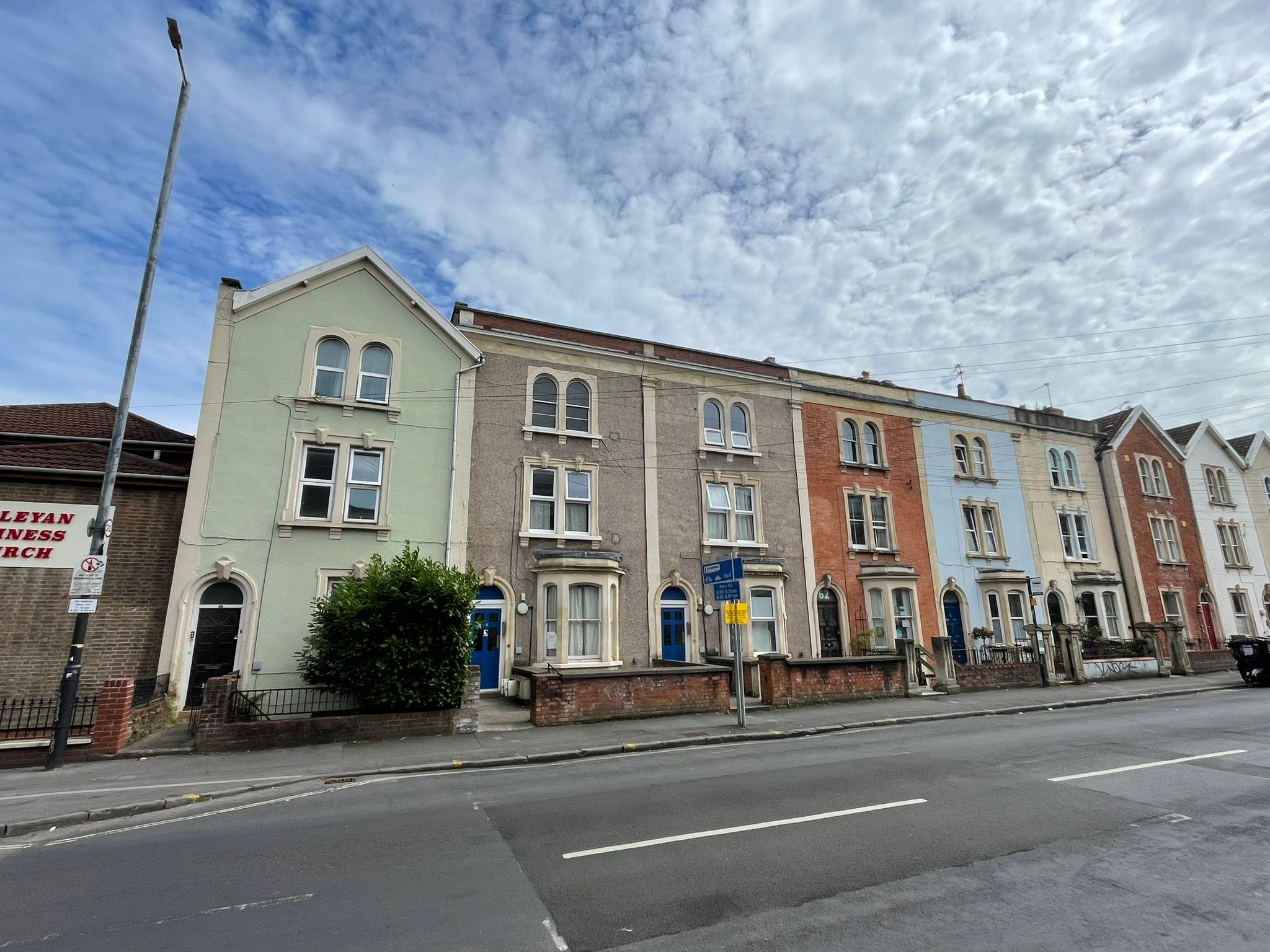 2 bedroom Flat For Sale