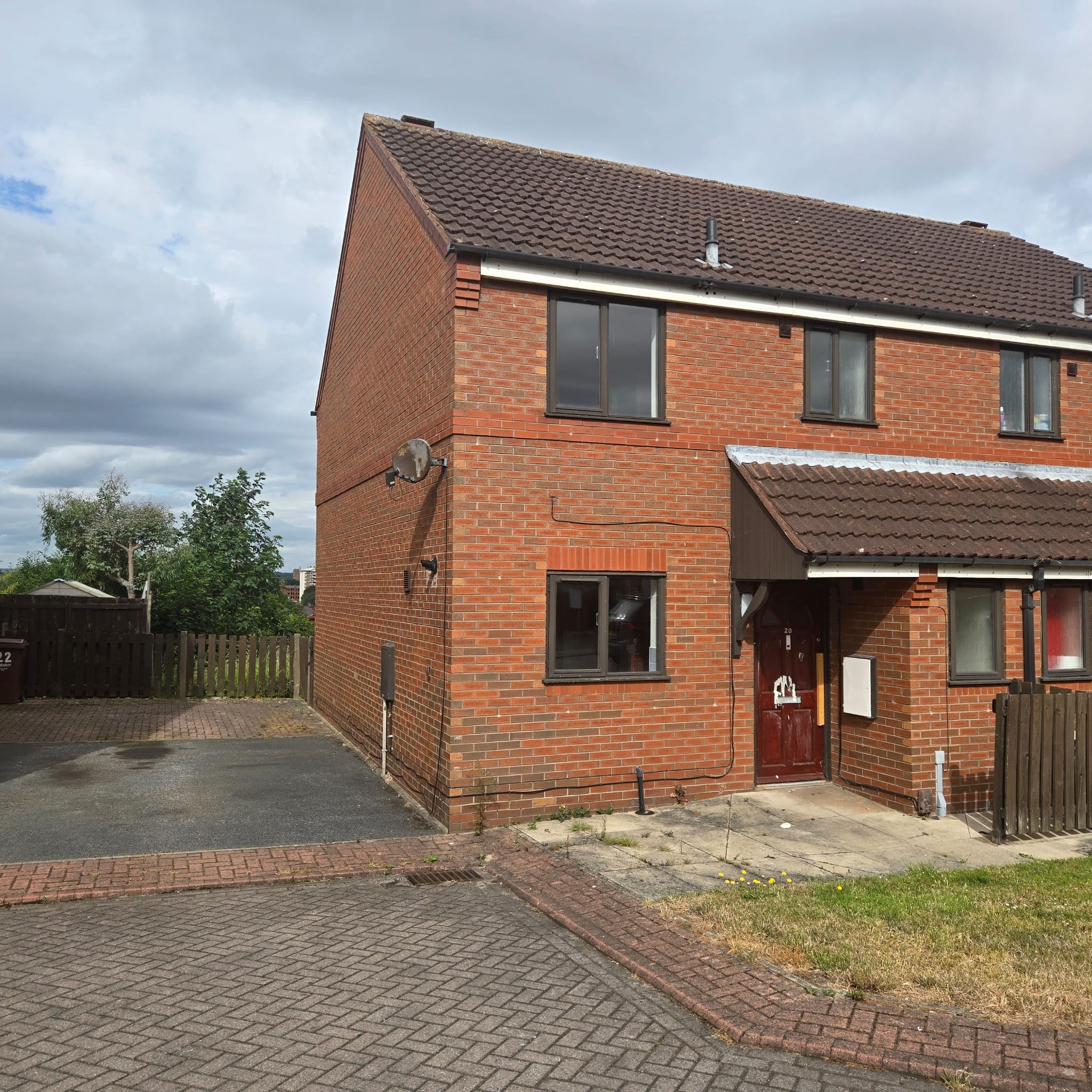 3 bedroom Semi-detached house For Sale