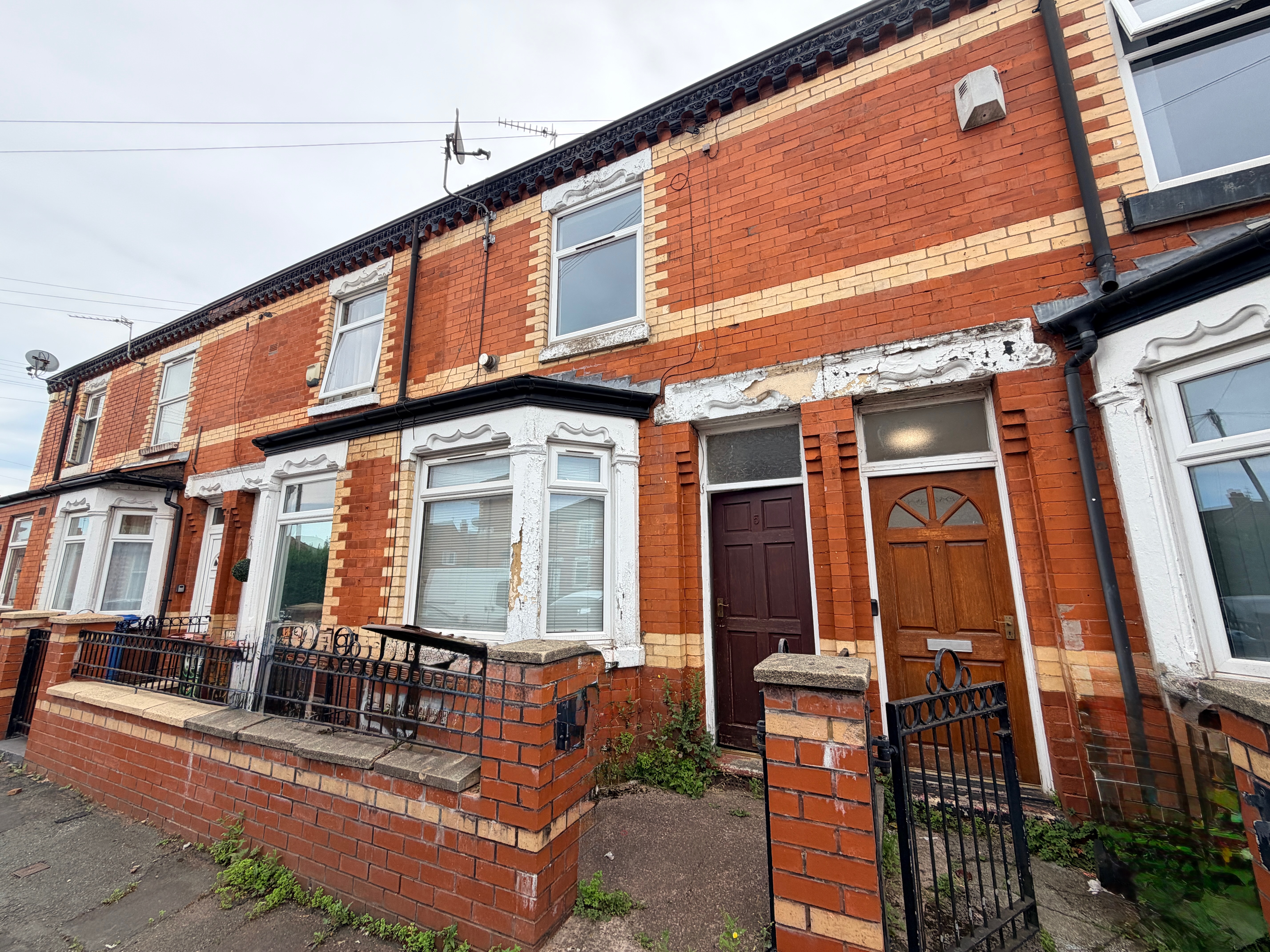  Terraced House For Sale