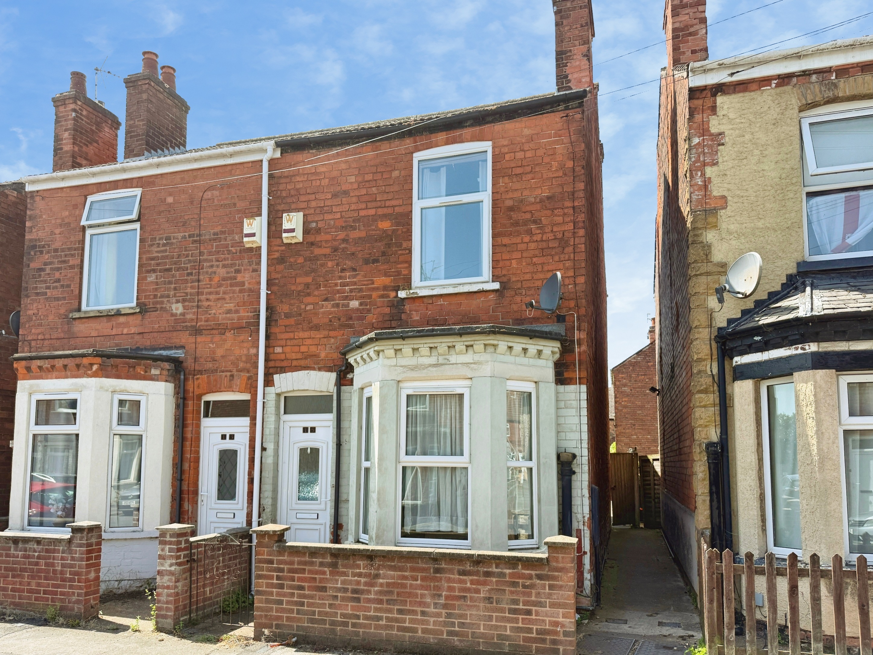 3 bedroom Semi-detached house For Sale