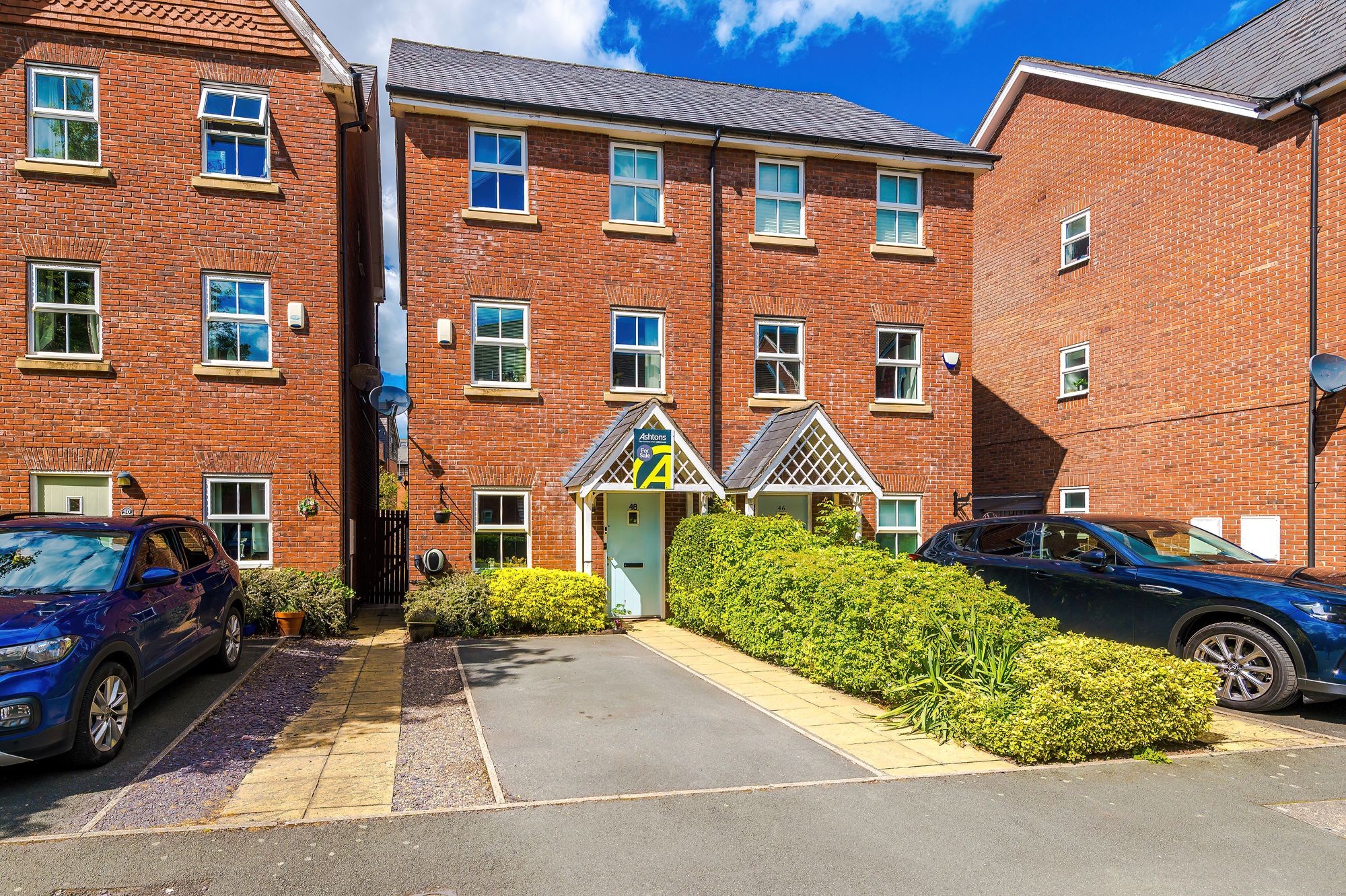 4 bedroom Semi-detached house For Sale