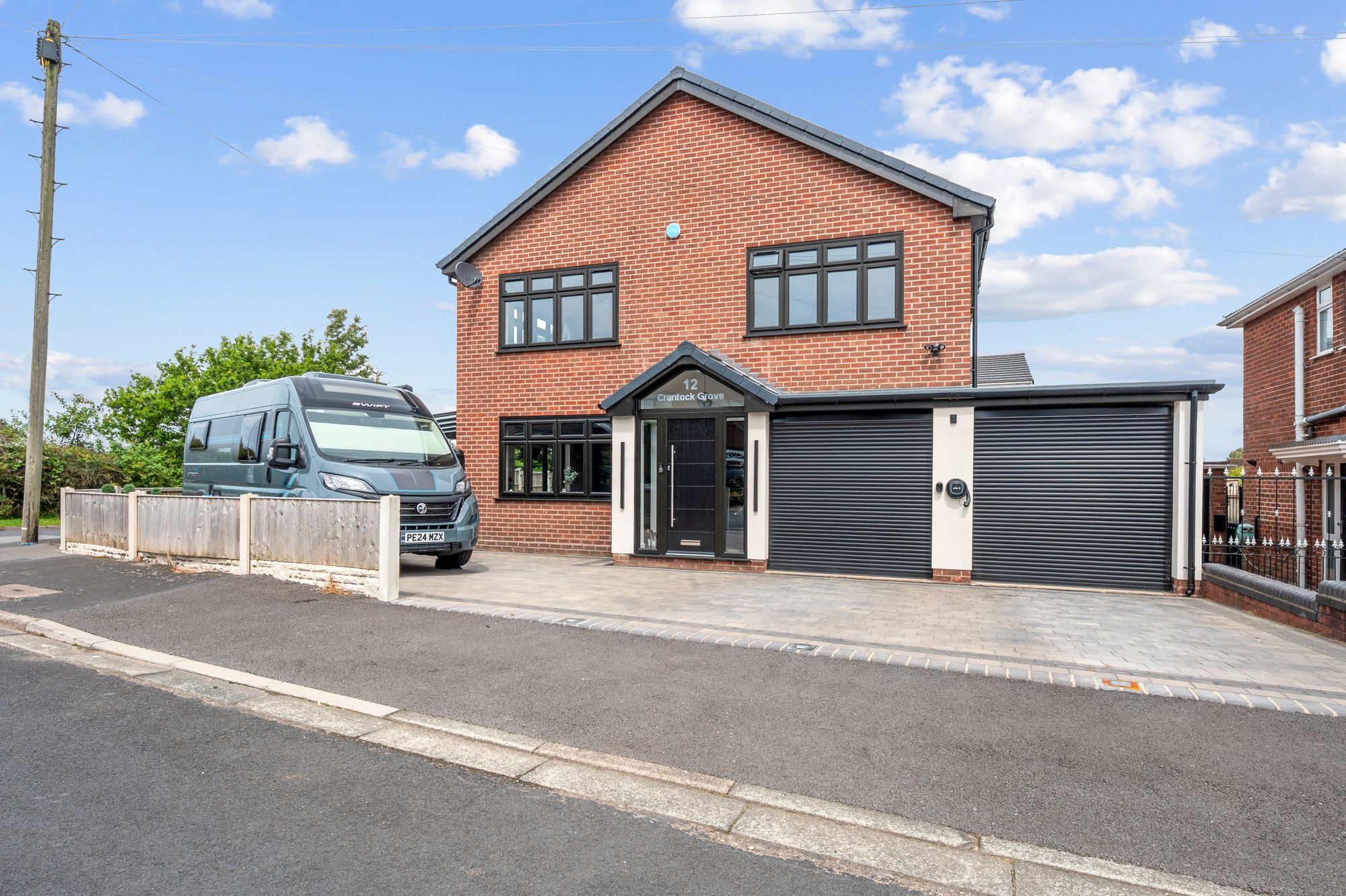 4 bedroom Detached house Under Offer
