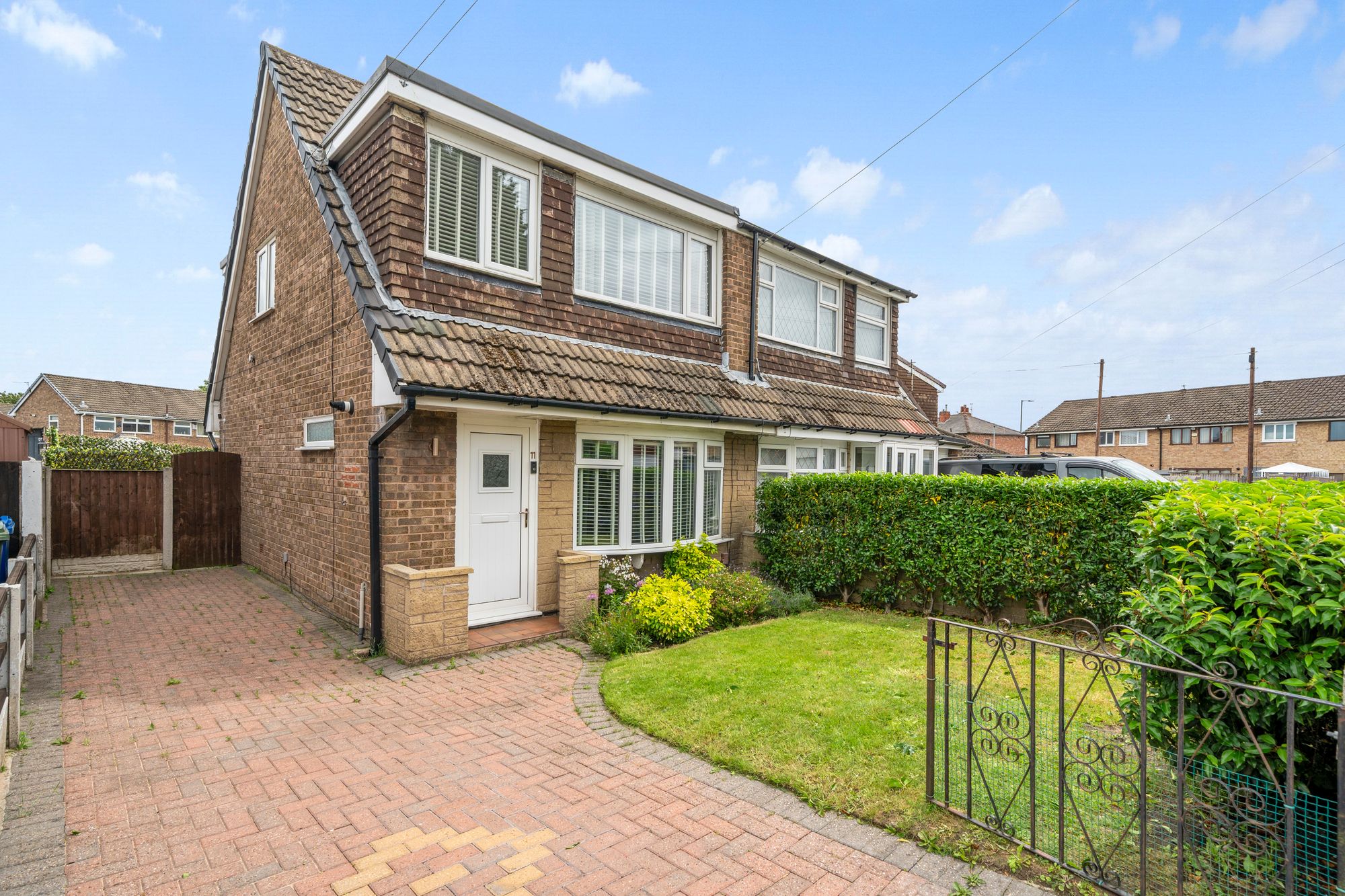 3 bedroom Semi-detached house For Sale