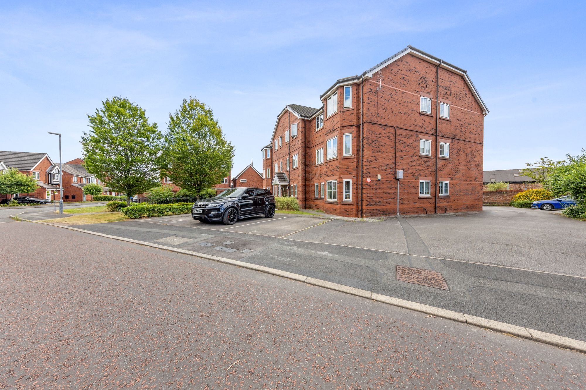 2 bedroom Apartment For Sale