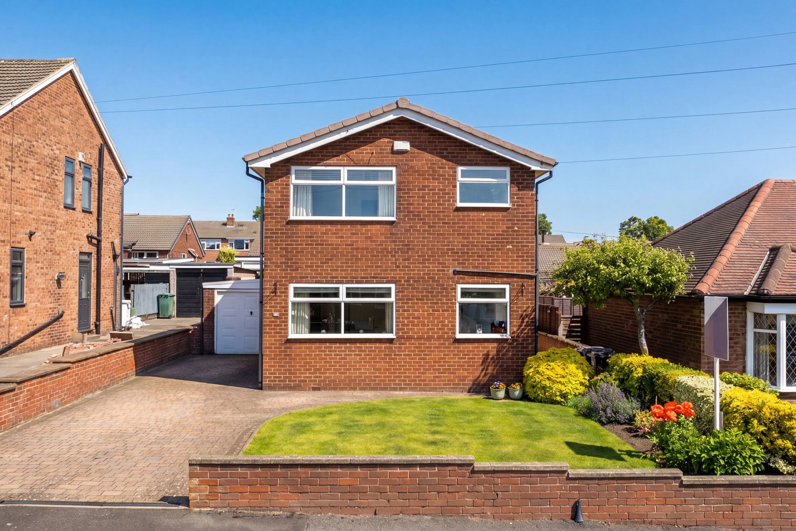 3 bedroom Detached house For Sale