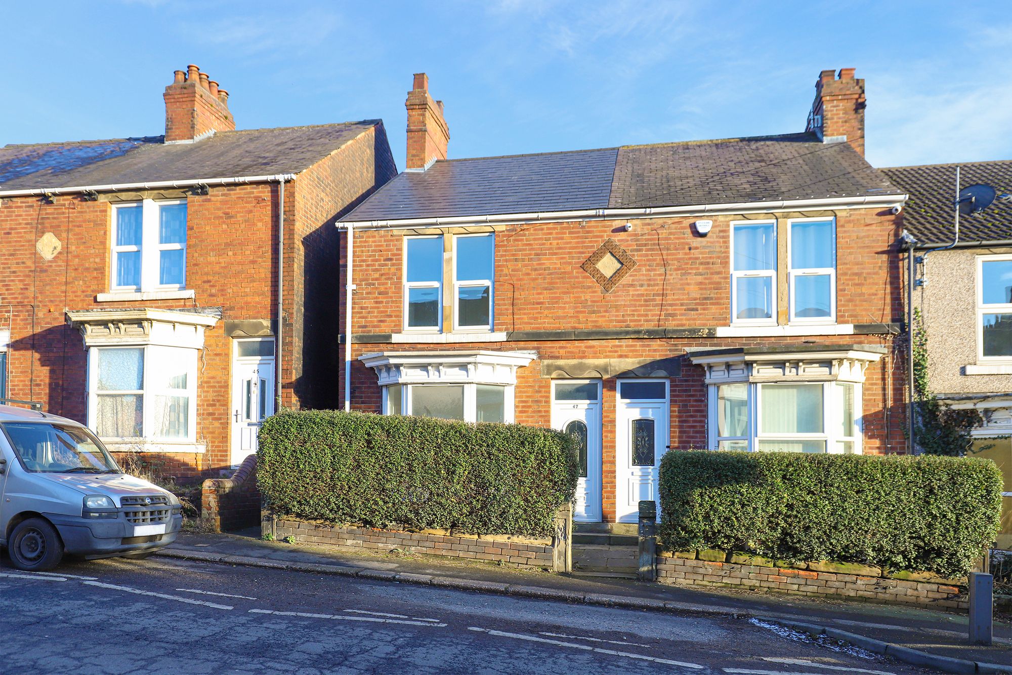 2 bedroom End of terrace house Under Offer