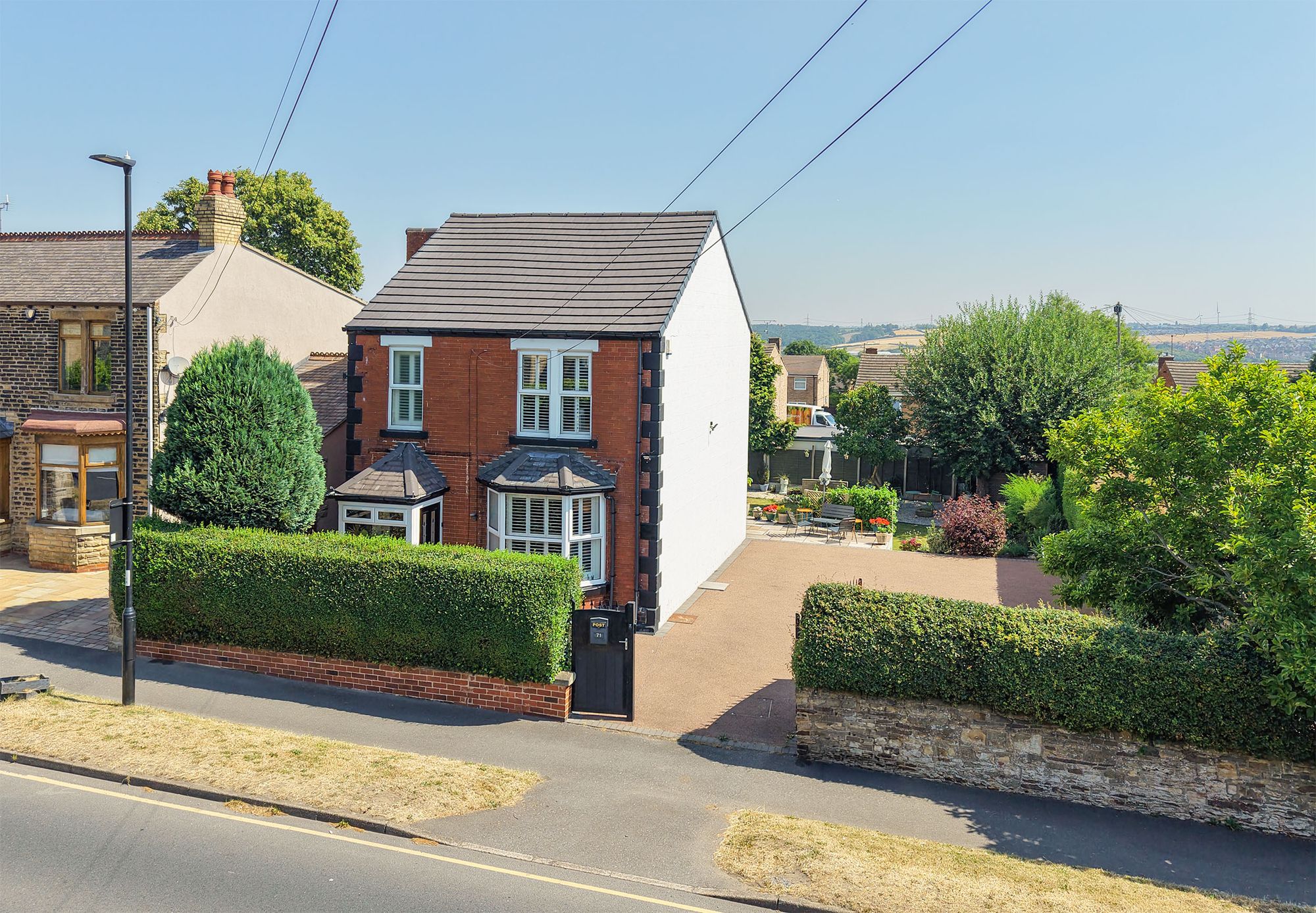 3 bedroom Detached house Under Offer