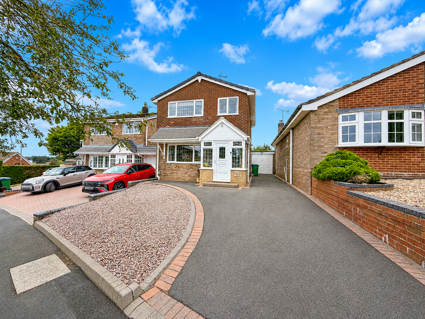 3 bedroom Detached house For Sale
