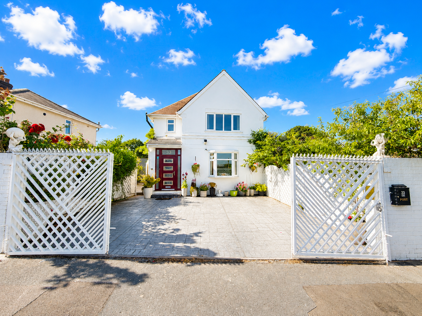 3 bedroom Detached house For Sale