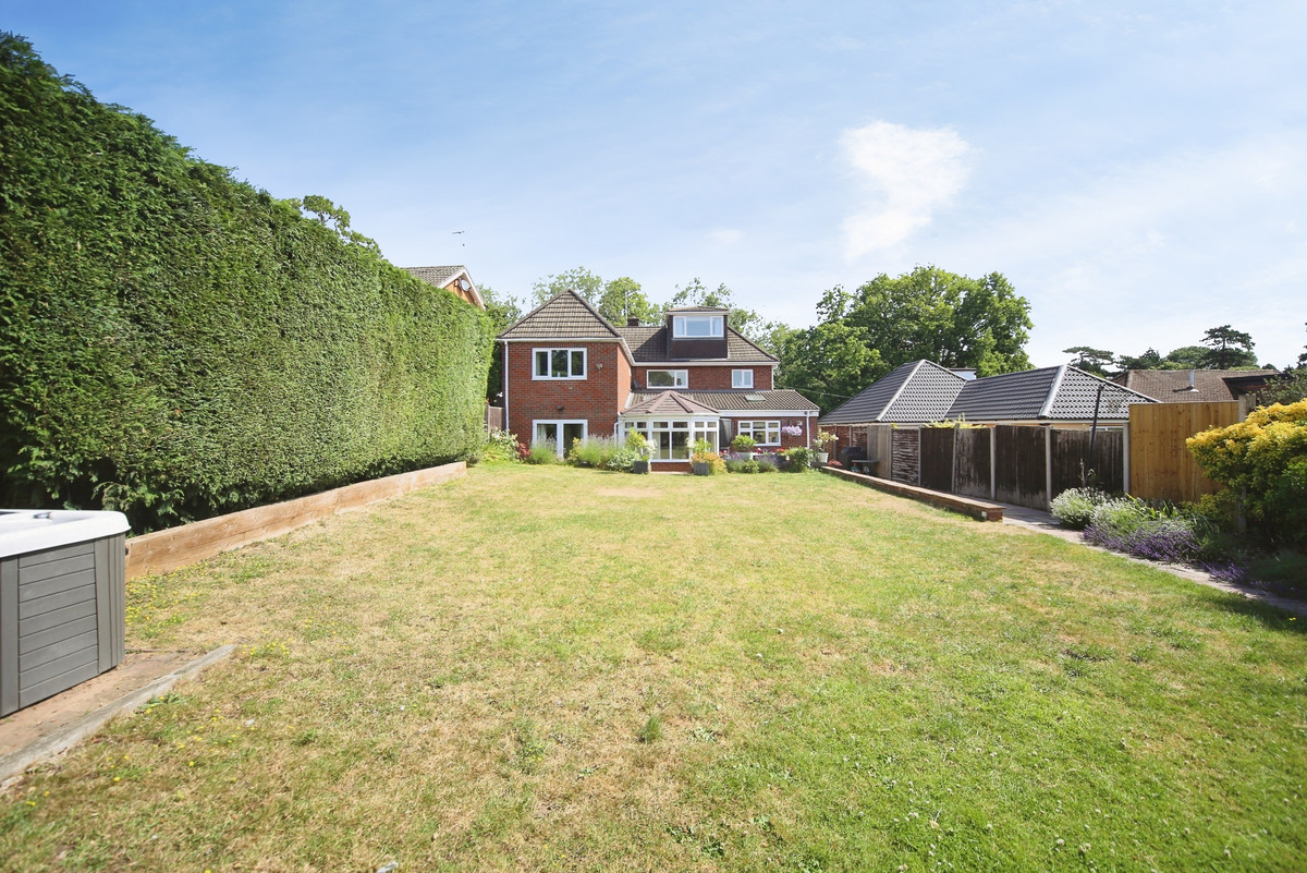 5 bedroom Terraced House For Sale