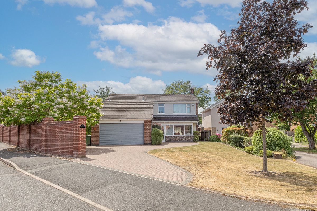4 bedroom Detached house For Sale