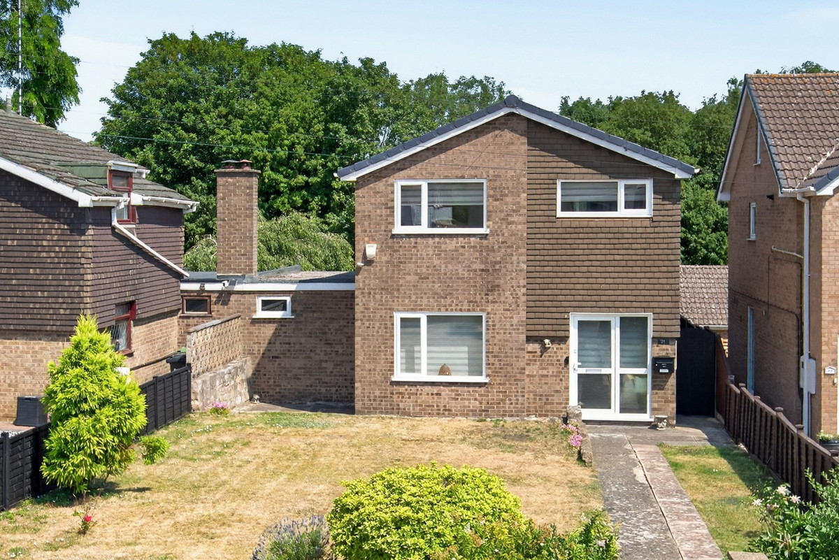 3 bedroom Detached house For Sale