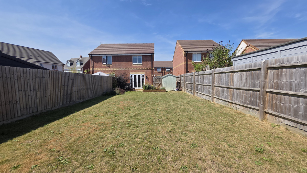 2 bedroom House (unspecified) For Sale