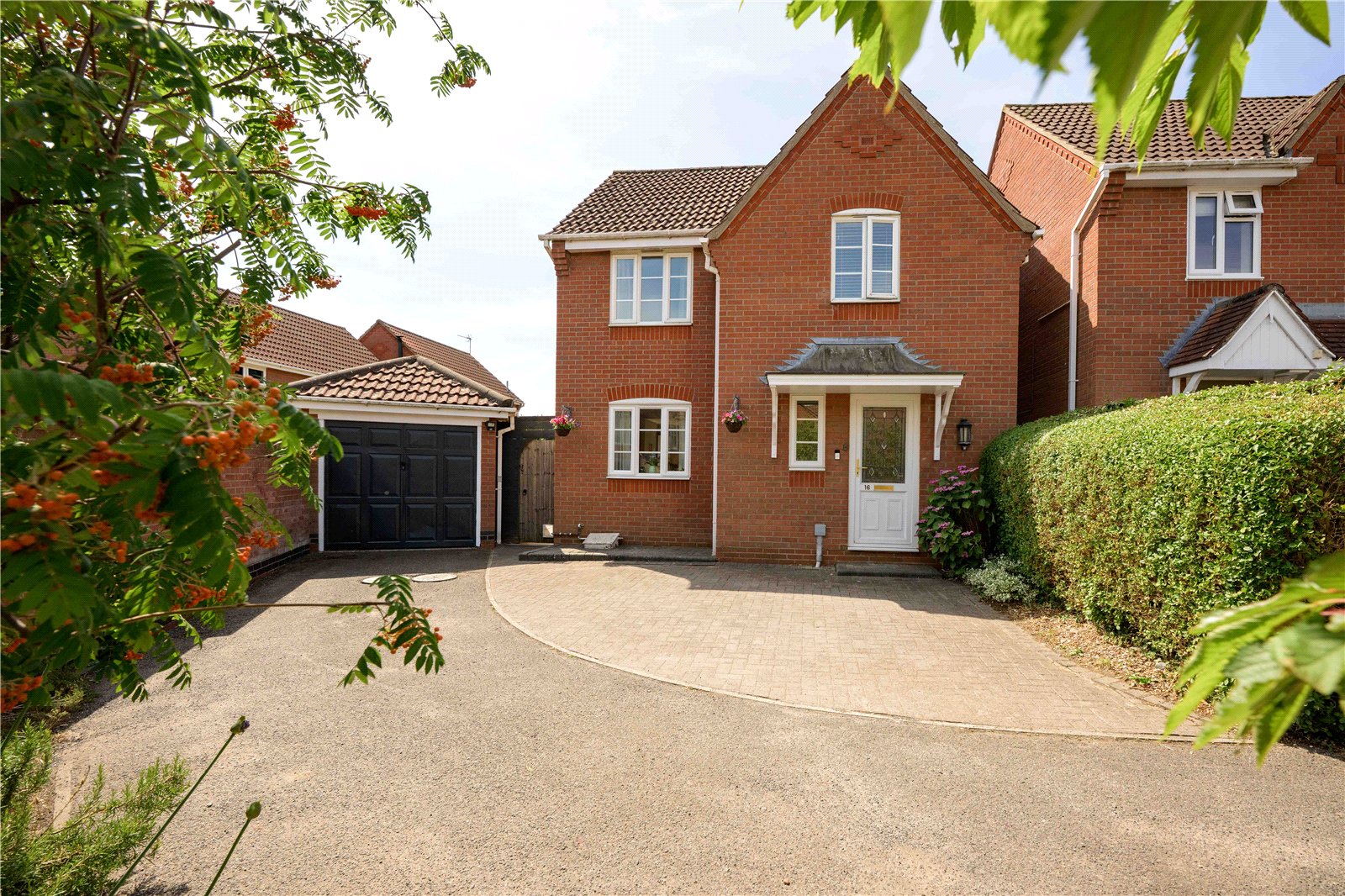 3 bedroom Detached house Under Offer