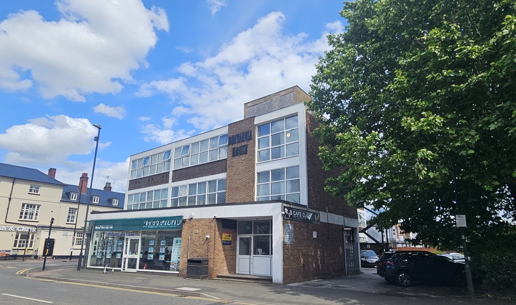 2 bedroom Apartment To Let