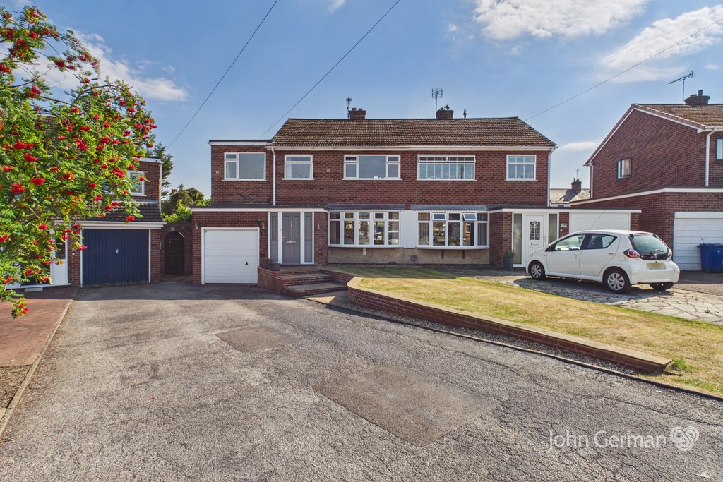 4 bedroom Semi-detached house For Sale